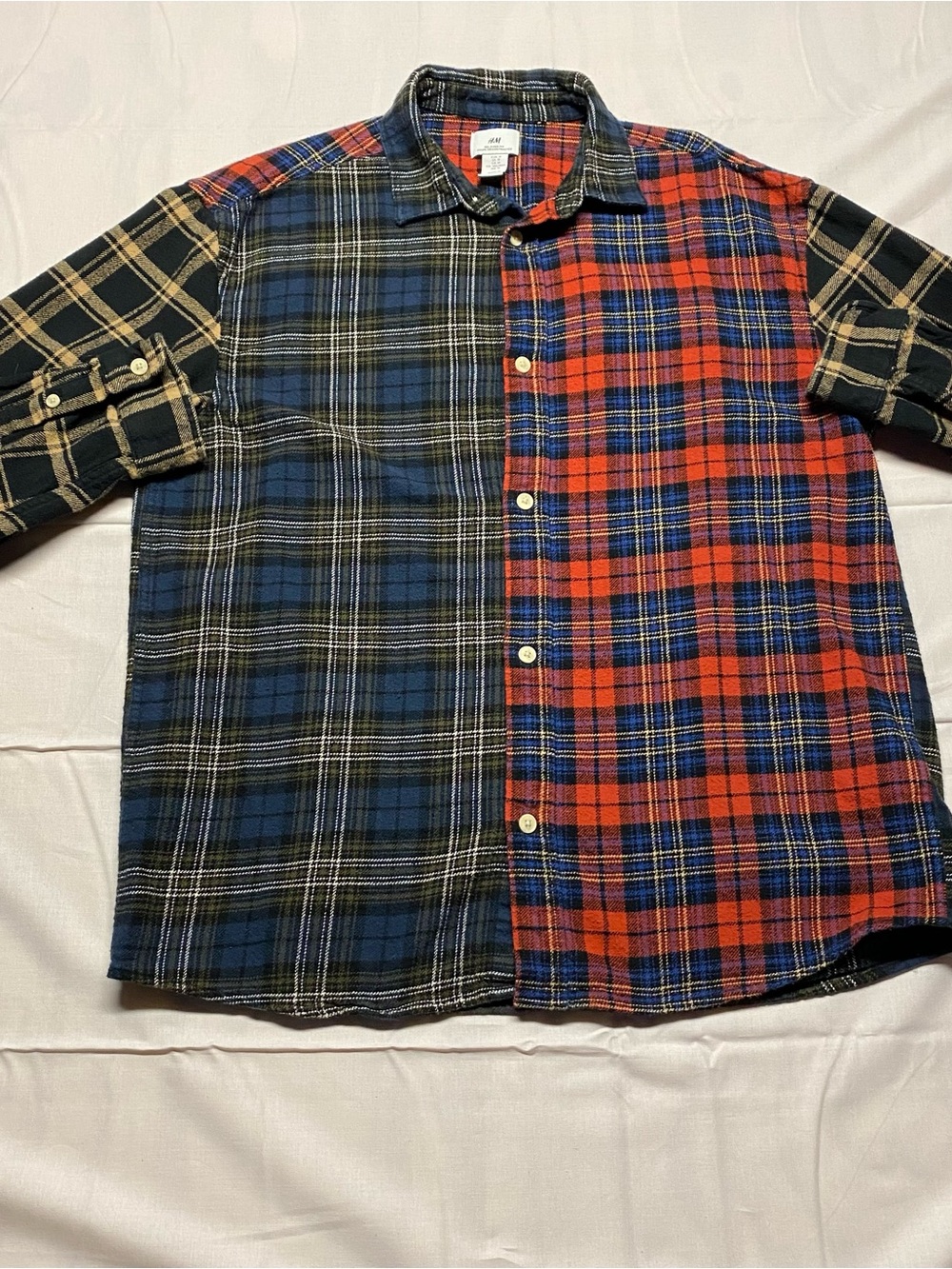 Mens plaid size mediumH&M Men's Two-Tone Plaid Button-Up Shirt in Blue, Red, Bla
